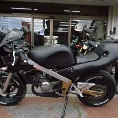 NO.4704　ＴＺＭ５０Ｒ　水冷２サイクル７．２馬力エンジン　６速ギヤ　セル付き　チャンバー付き　マッドブラック　☆彡の画像