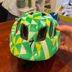 スペシャライズド　チャイルドヘルメット　MIO