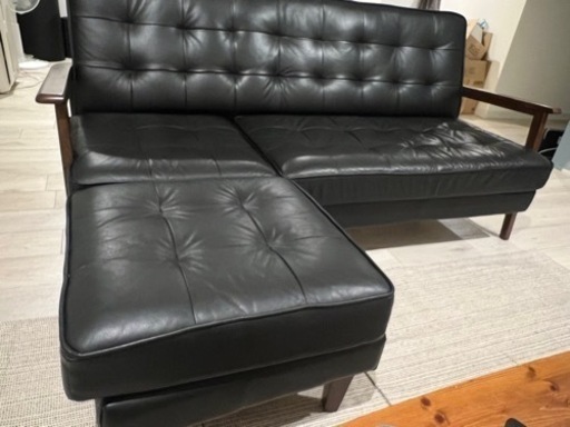 カリモク　3人掛けレザーソファー