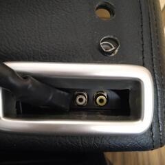 フットレストモニター２台の画像