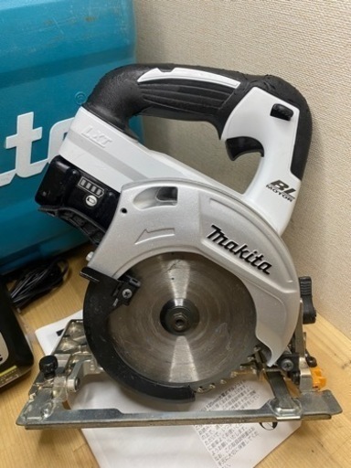 中古 マキタ　HS470D 14V 充電式マルノコ　白