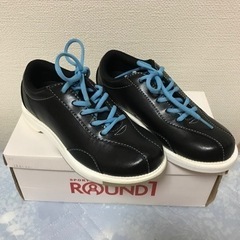 ボウリングシューズ　22cm