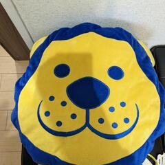 タカアンドトシ　大きいぬいぐるみ　ライオンダイカットクッション
