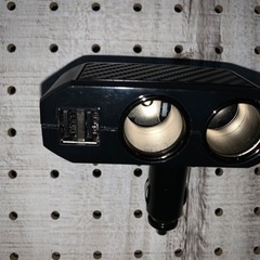 4.8A 2USB 2連ダイレクトソケット カーボンの画像