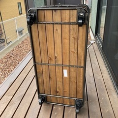 マランコーヒーテーブルの画像