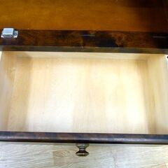 お値下げ中！ 北海道民芸家具 キャビネット 書棚 幅108×高さ175㎝ 焼印有 本棚 シェルフ 札幌市 豊平区 西岡店の画像