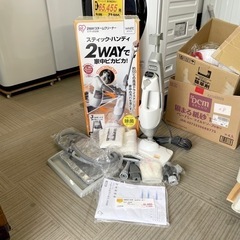 【訳あり展示品‼️】アイリスオーヤマ 2wayスチームクリーナー モップ ホワイト♪の画像