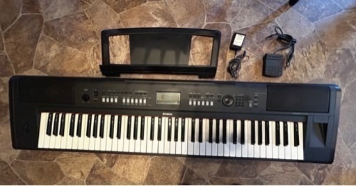 YAMAHAキーボード　piaggero NP-V80 中古