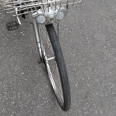 電動アシスト自転車　ブリヂストン　アシスタ　シルバー　26インチ バッテリー8.1ah 充電器付の画像