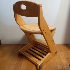 木製イスの画像