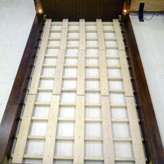 アジアン風家具 ローベッド シングルサイズ 照明付き 幅121×奥220×高50cm ロータイプ 寝具 ベット フレームのみ 札幌市 厚別区の画像