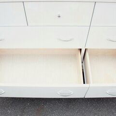 無料！整理タンス☆チェスト☆3段☆ホワイト☆幅120cm☆高さ73cm☆ヤケあり【こちらは店舗です。浜村鹿野温泉ICから3分 買取本舗 宮本リサイクル 営業時間９～１９時 定休日水曜のみ←連絡できませんm(_ _)m】の画像