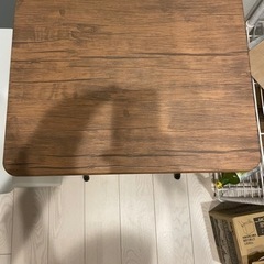サイドテーブルの画像
