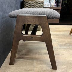 【レガストック江東店】カリモク60 スタッキングスツール チェア 椅子 家具の画像