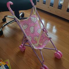 おもちゃの乳母車の画像