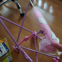 おもちゃの乳母車の画像