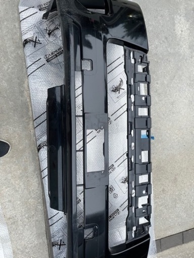 ハイエース　5型　フロントバンパー　グリル下