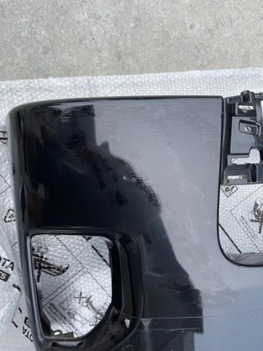 ハイエース　5型　フロントバンパー　グリル下
