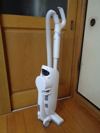 世田谷区近辺配送可能　美品　TOSHIBA　掃除機 VC-Y70C(L) [ホワイト・ブルー]　スティッククリーナー 340W 東芝  サイクロン式 2014年製