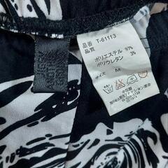 薔薇柄のレギンスの画像