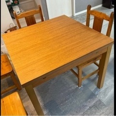 先着順！最終値下げ　IKEA ダイニングテーブル　木製の椅子4脚...