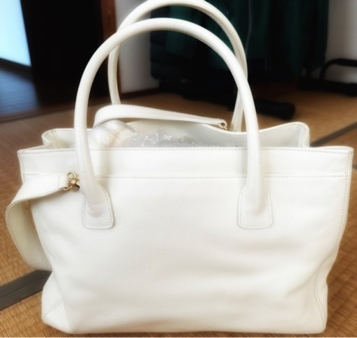 値下げ 本物 CHANEL エグゼクティブ 2way トートバッグ 白 × ゴールド