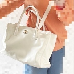 値下げ 本物 CHANEL エグゼクティブ 2way トートバッグ 白 × ゴールドの画像