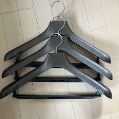プラスチックハンガー42cmブラウン3本