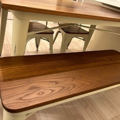 LOWYAダイニングテーブルセットの画像