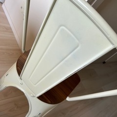 LOWYAダイニングテーブルセットの画像