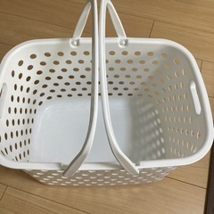 洗濯カゴ　持ち手付き