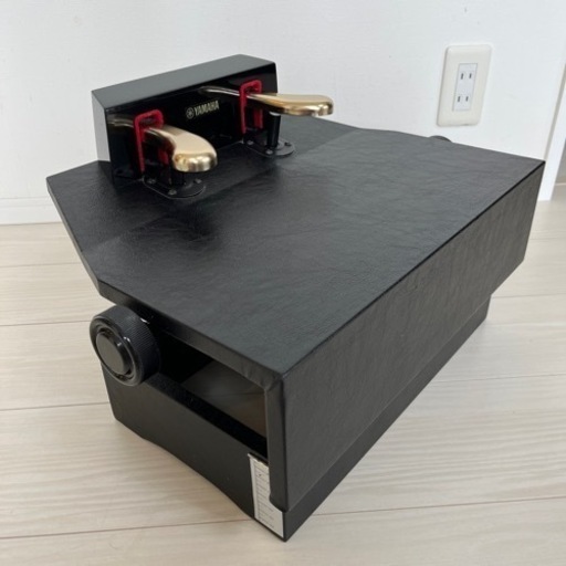 USED YAMAHA 昇降式ピアノ補助ペダル　HP-705