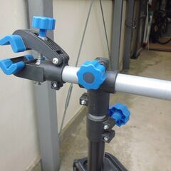 自転車メンテナンススタンドの画像