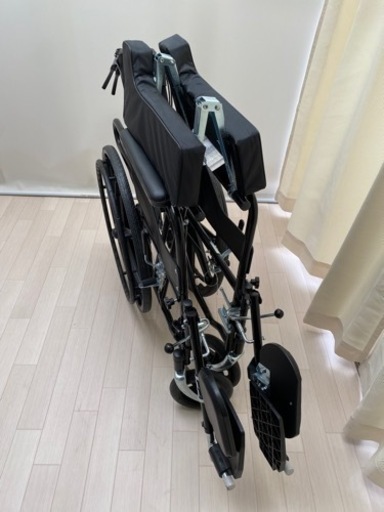 車いす　背もたれ高　リクライニング　折りたたみ可能　降りずに排泄