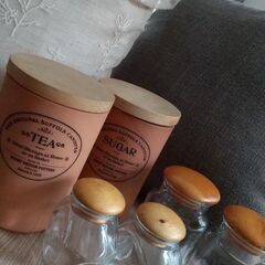 テラコッタキャニスター2、ガラスキャニスター4