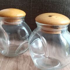 テラコッタキャニスター2、ガラスキャニスター4の画像