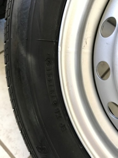 トヨタ　カムロード　純正タイヤ