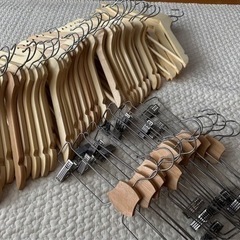 【木目ハンガーセット】ハンガー・ボトムスハンガーの画像