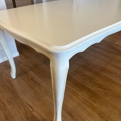ローラアシュレイ　ダイニングテーブル