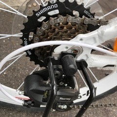 ほぼ新品　折り畳み自転車　　7段変速の画像