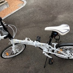 ほぼ新品　折り畳み自転車　　7段変速の画像