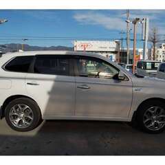 2911☆自社ローンOK☆三菱　アウトランダー！ハイブリッド車　スマートキー　入庫しました！の画像
