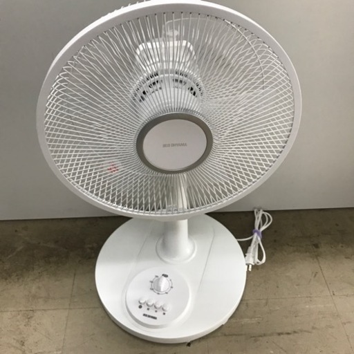 o2306-370 アイリスオーヤマ 扇風機 PF-301RA-W 2022年製 動作確認済 傷、汚れあり