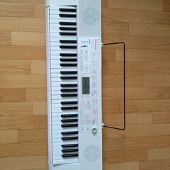 カシオ　キーボード　61鍵盤　光ナビゲーション　LK-111