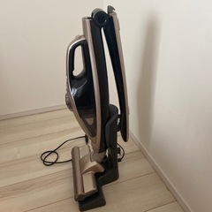 折りたたみ充電式掃除機