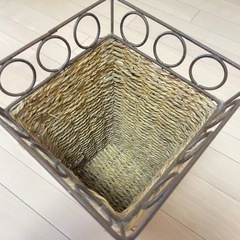 籠　カゴ　かご　花瓶　フラワーベース　鉢カバー　アイアンの画像