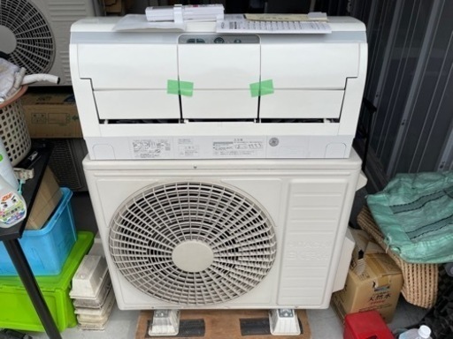 9月中に売り切りたいので値下げしました。【あんしん保証2029年4月まで】HITACHI 5.6kwエアコン　RAS-JT56H2E6 (W)  2019年製  人感センサー　お掃除機能付き