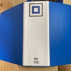 【特価！新品未使用】 TANOSEE 両開きパイプ式ファイルV A4タテ  背幅100mm 青 1冊 〔×10セット〕の画像