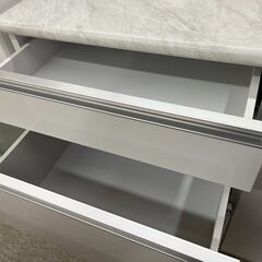 キッチンカウンター　キッチンキャビネットの画像