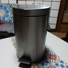 受渡決定 最終お値下げ⤵️ペダル式ステンレス？ゴミ箱 